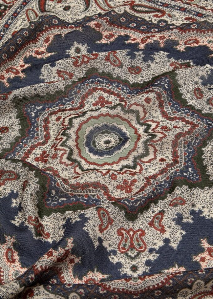 Fular din majolică florală 90 x 90 Fular din majolică florală 90 x 90