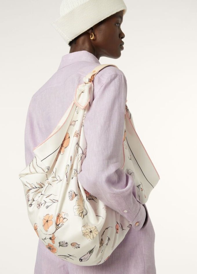 L’Arte Delle Fiber Dei Fiori Foulard 90×90 L’Arte Delle Fiber Dei Fiori Foulard 90×90