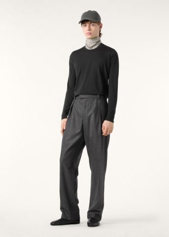 Tricou cu guler rotund