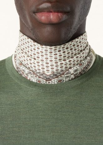 Tricou cu guler rotund
