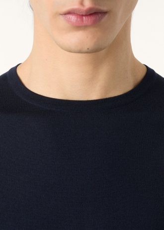Tricou cu guler rotund