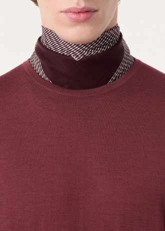 Tricou cu guler rotund