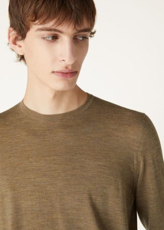 Tricou cu guler rotund