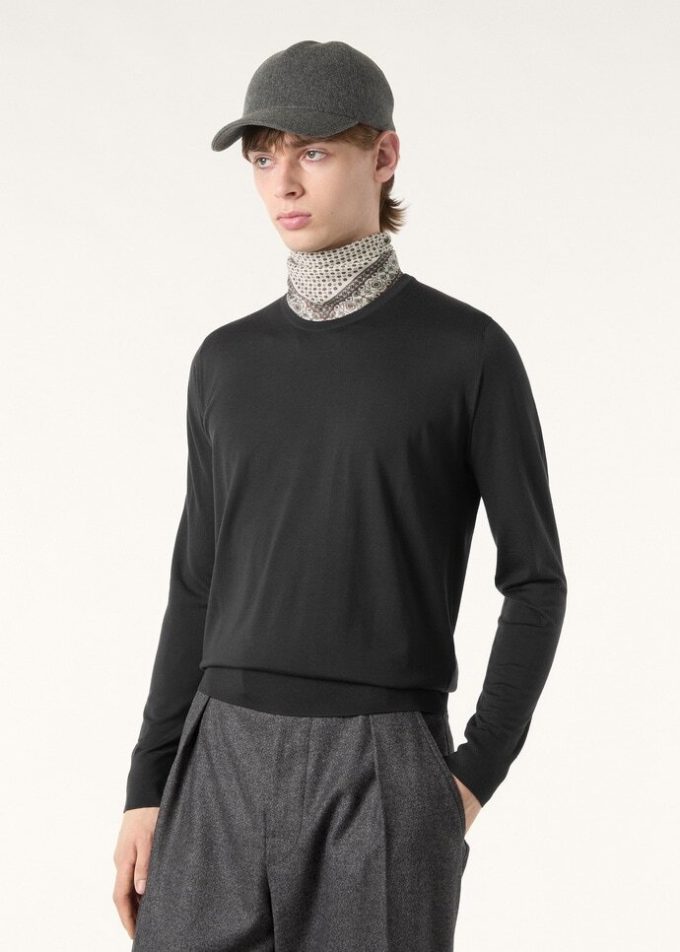 Tricou cu guler rotund Tricou cu guler rotund