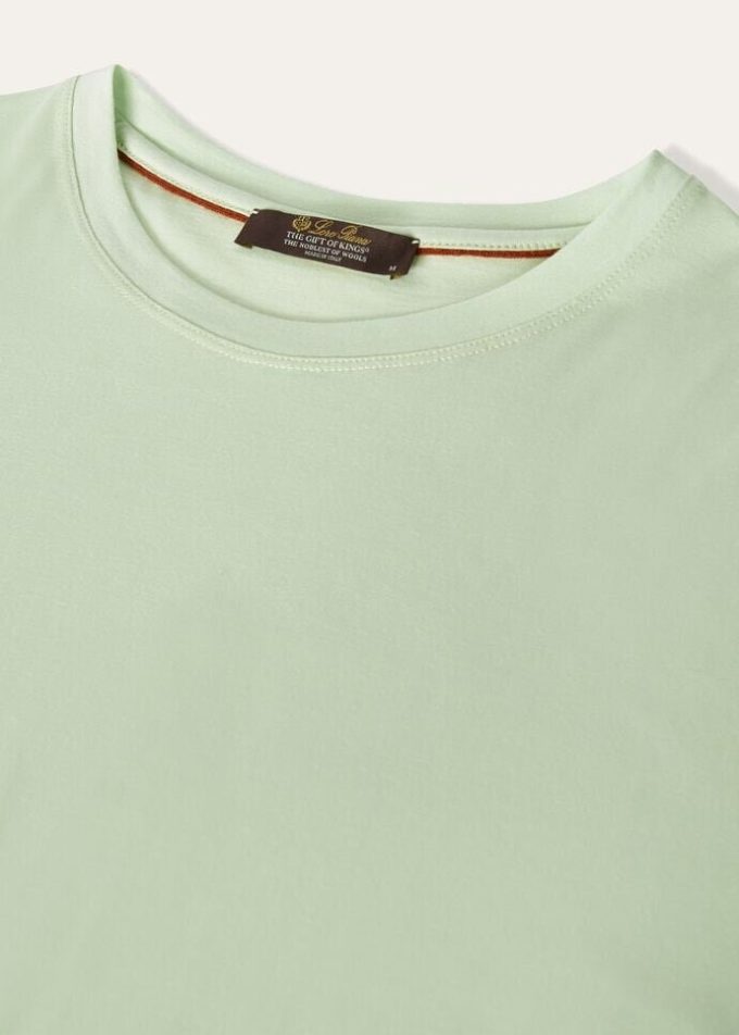 Tricou cu mesajul „Darul regilor” de la Kim