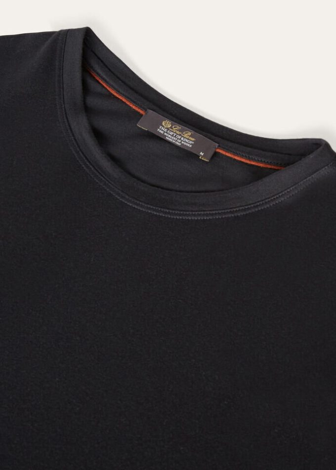 Tricou cu mesajul „Darul regilor” de la Kim Tricou cu mesajul „Darul regilor” de la Kim